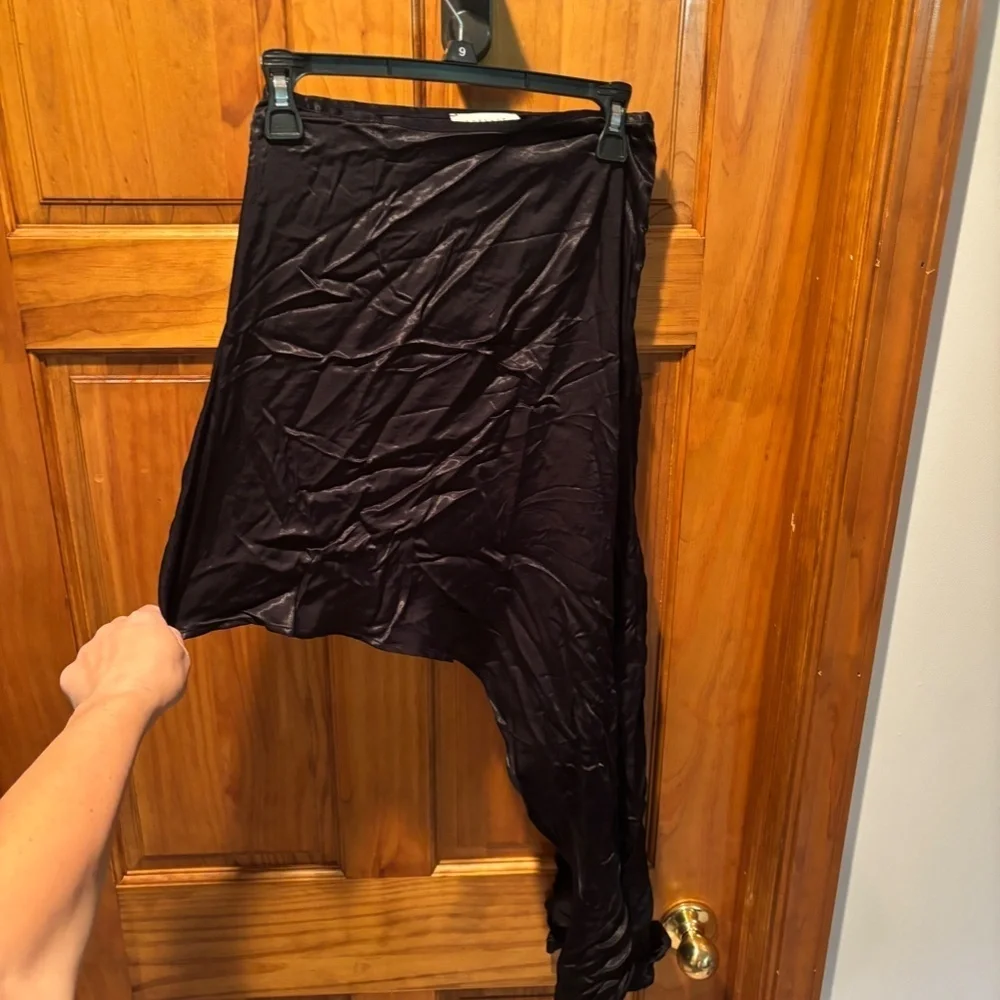 Topshop Side Asymmetrical Drape Satin Skirt in Black Size 2 NWT